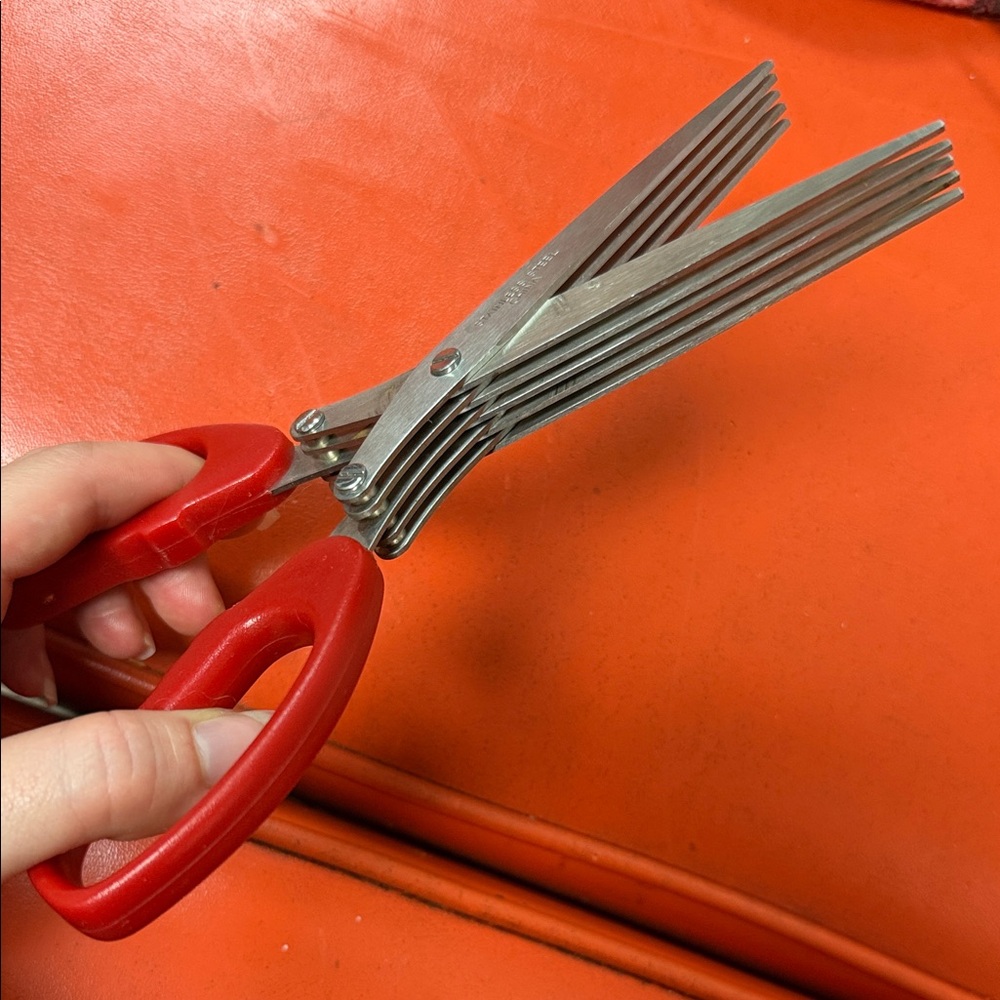 Multi-Blade Herb Shears Scissors shredding paperwork